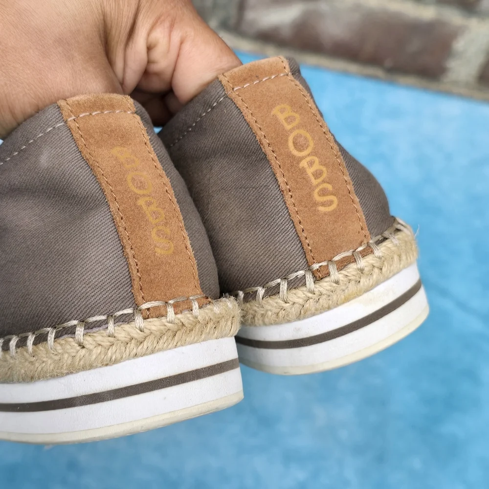 Bobs Skechers Memory Foam Slip On Espadrilles Sz 9.5